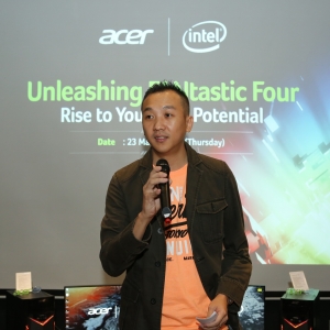 Photo 1 Acer Malaysia Director of Products, Johnson Seet delivering his welcome note