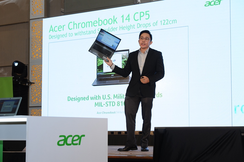 Photo 2 Product Presentation by Andy Tan, Commercial Product Manager, Acer Malaysia