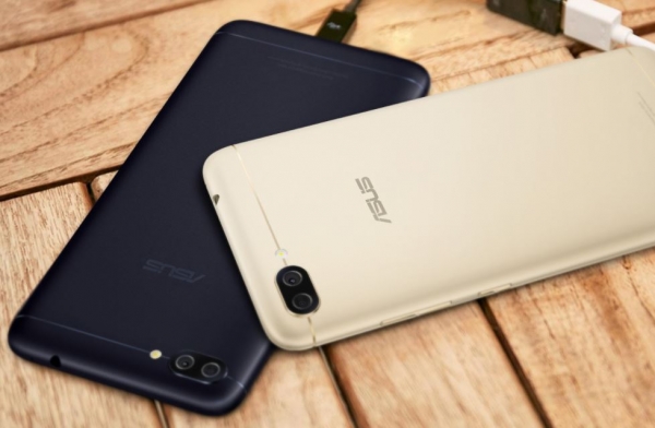 Asus-ZenFone-4-Max-Plus-Charging